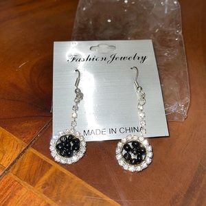 Black & silver rhinestone drop hanging earrings NWT